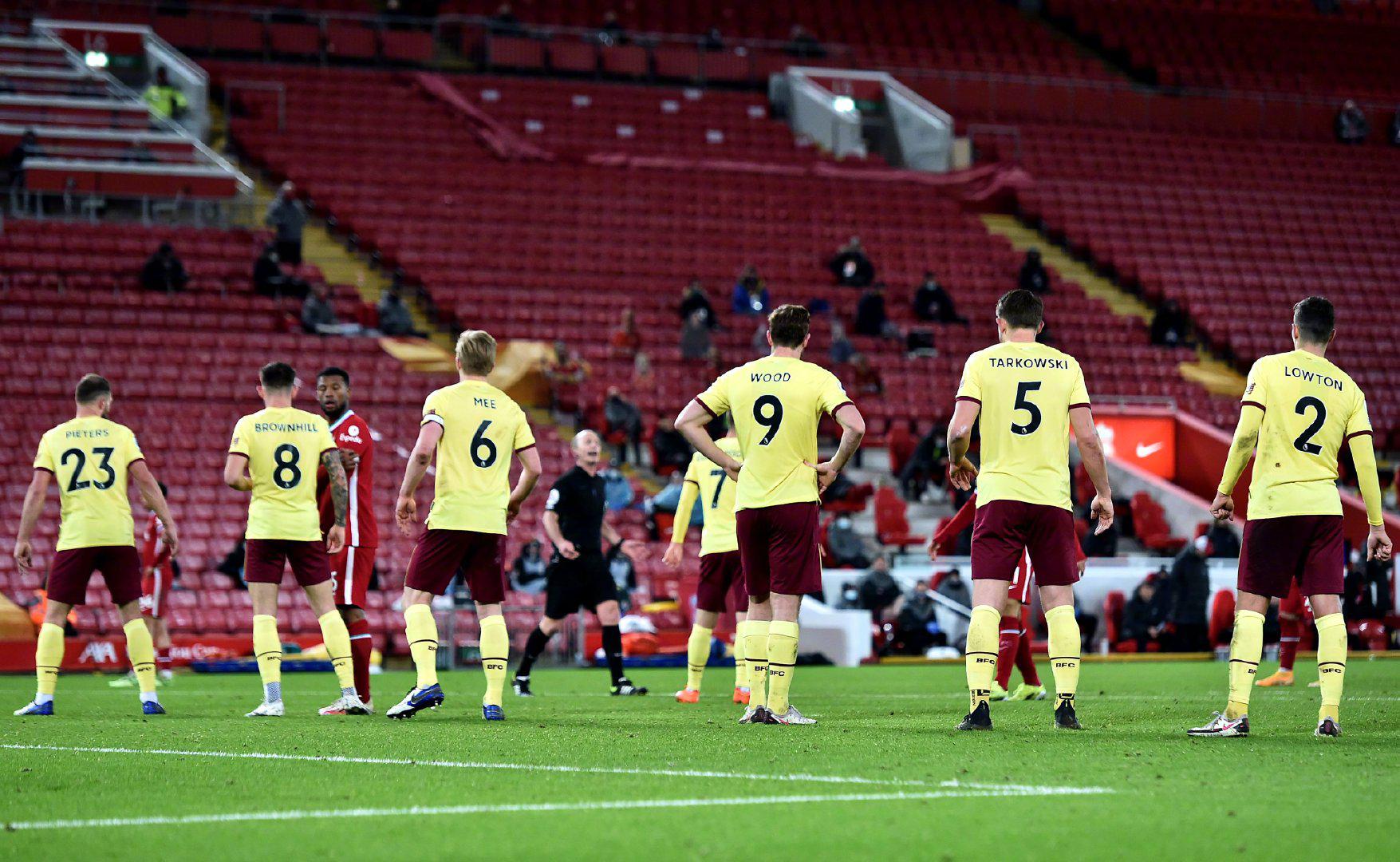 育场馆的经 育场馆的经